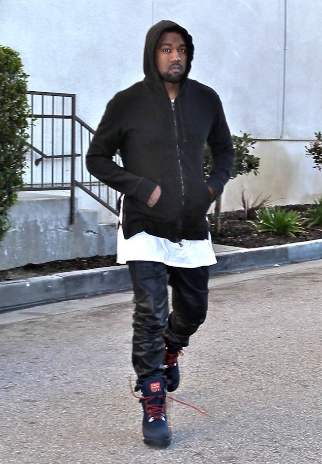 Kanye-West-wearing-Patta-x-Kangaroos-Woodhollow-Heritage-Hiking-Sneaker-Boots-Upscalehype-8.jpeg