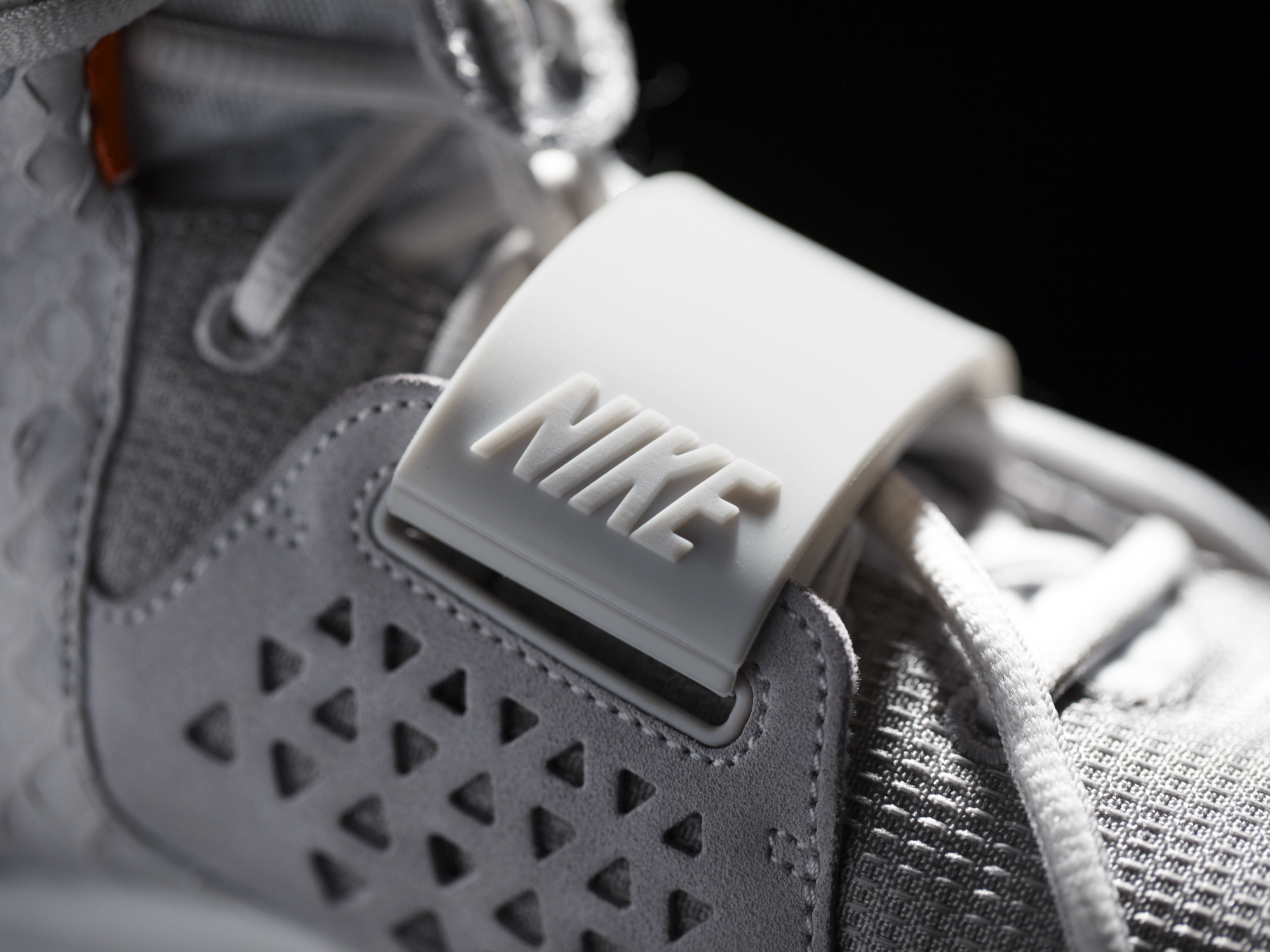 Nike_Air_Yeezy_II_Detail_4_original.jpg