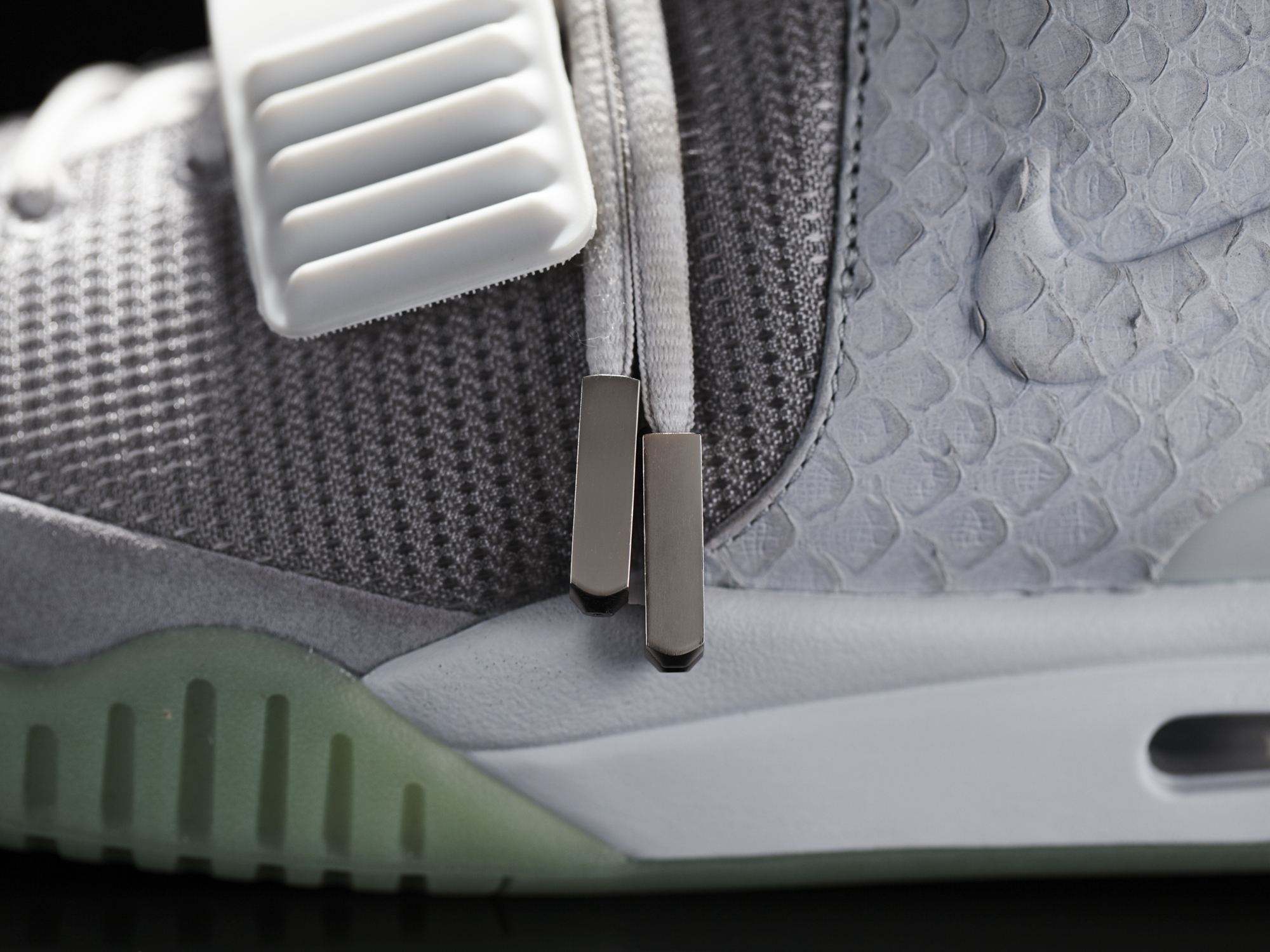 Nike_Air_Yeezy_II_Detail_original.jpg