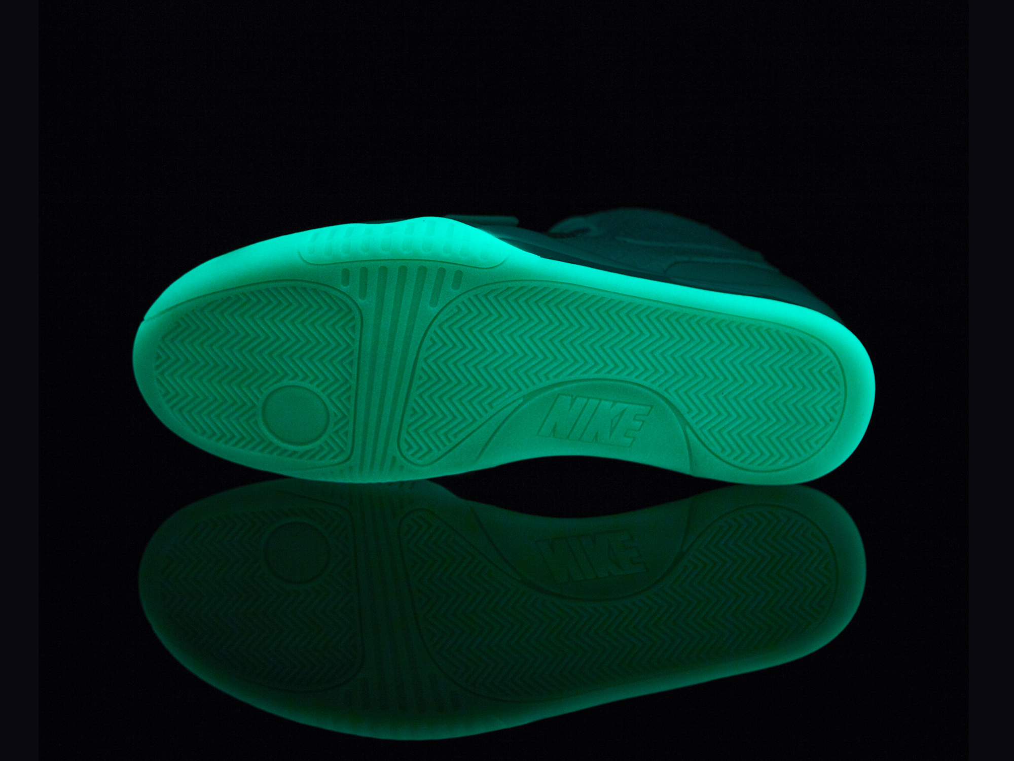 Nike_Air_Yeezy_II_Sole_original.jpg