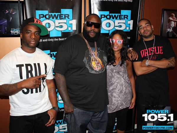 Rick-Ross-gold-celine-chain-sunglasses-cl-41019-N3B-BN-Vintage-Frames-Company-Upscalehype-Givenchy-Rottweiler-T-shirt-fall-winter-2012-upscalehype-1.jpg