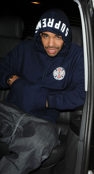 Drake-Supreme-Independent-Pullover-Navy-Chinawhite-London-1.jpg