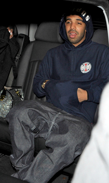 Drake-Supreme-Independent-Pullover-Navy-Chinawhite-London.jpg