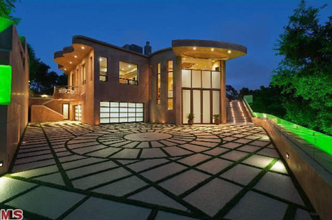 rihanna-house-1.jpeg