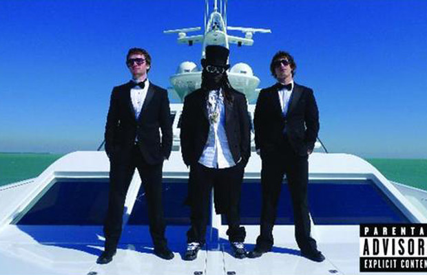 onaboat_238443.jpg
