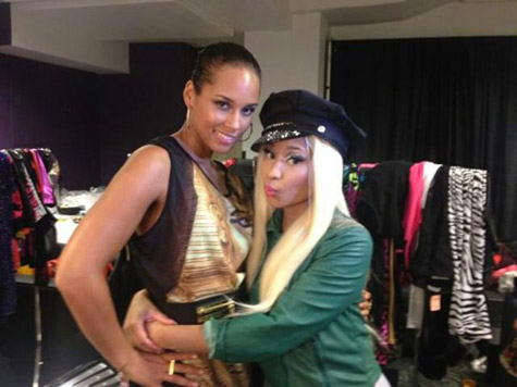 vmas-backstage-2012-13.jpg