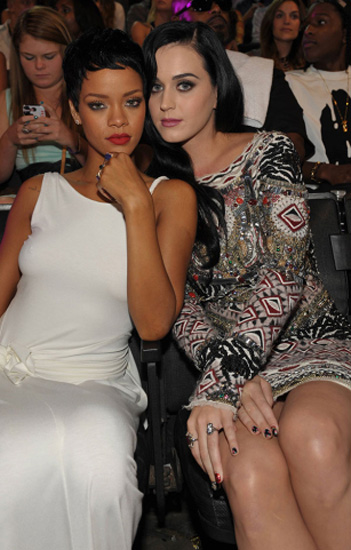 vmas-backstage-2012-2.jpg
