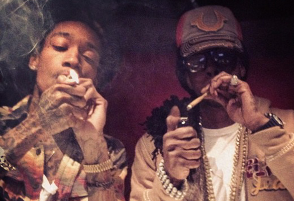 Wiz-Khalifa-2-Chainz-Smoking.jpg