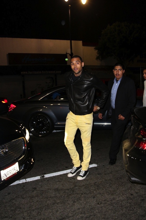 Chris-Brown-wearing-Yellow-Balmain-Slim-Biker-Jeans-Upscalehype-1.jpeg