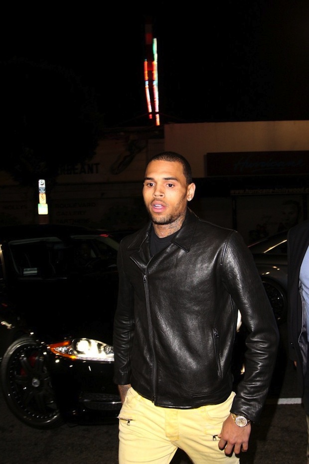 Chris-Brown-wearing-Yellow-Balmain-Slim-Biker-Jeans-Upscalehype-2.jpeg