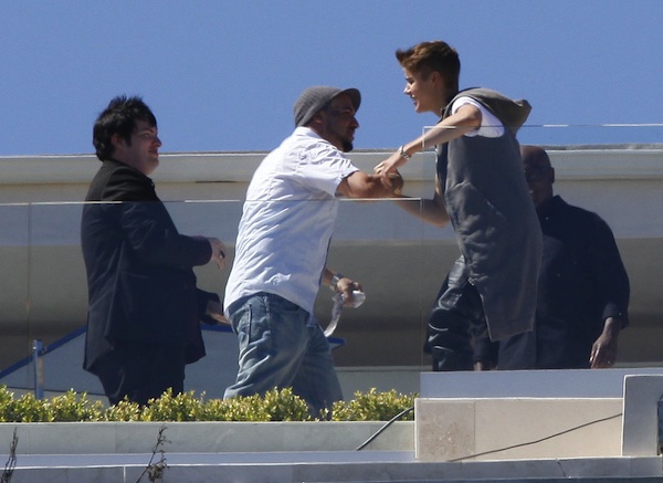 Justin-Bieber-wearing-Rick-Owens-DRKSHDW-Long-Sleeveless-Hoodie.jpg