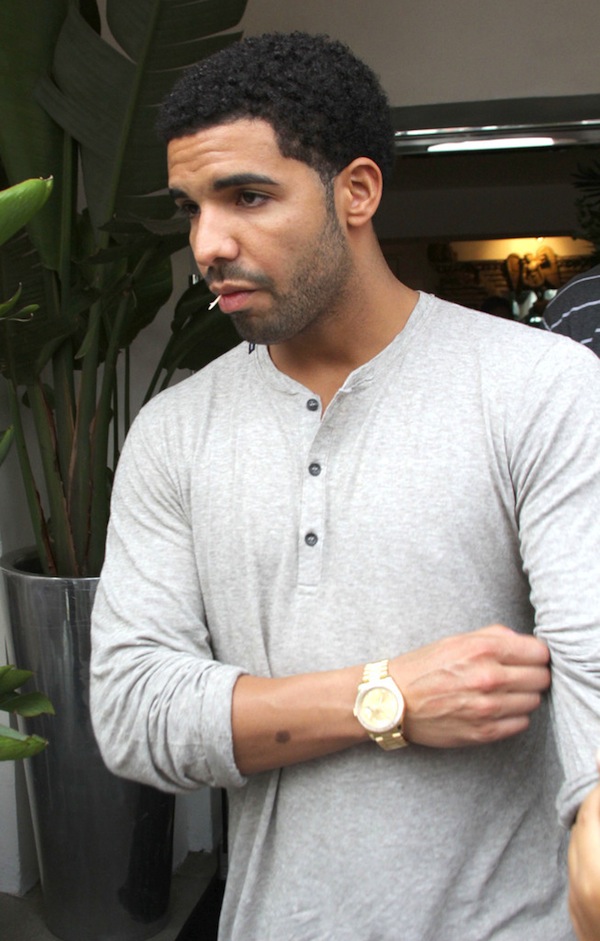 Drake-Dolce-Gabbana-Melange-Jersey-Serafino-t-shirt.jpg