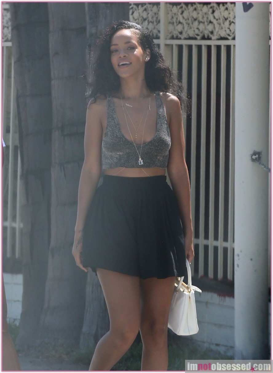 rihanna_50866437.jpeg