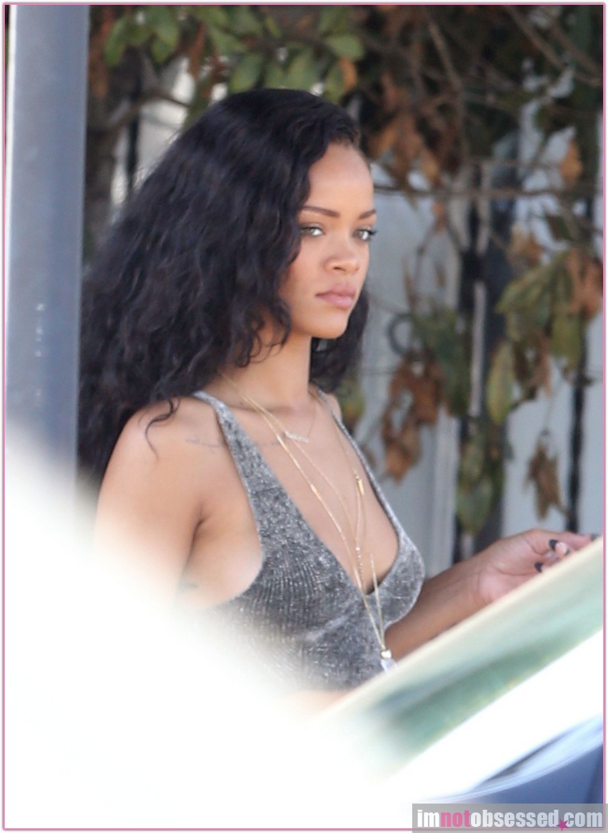 rihanna_50866447.jpeg