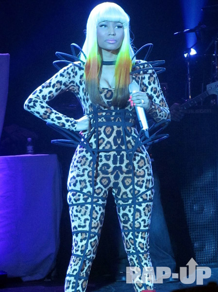 nicki-minaj-xmas-concert-4.jpeg